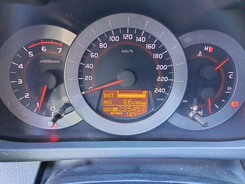 Toyota Rav4 2.2 D-CAT, снимка 8 - Автомобили и джипове - 52598049