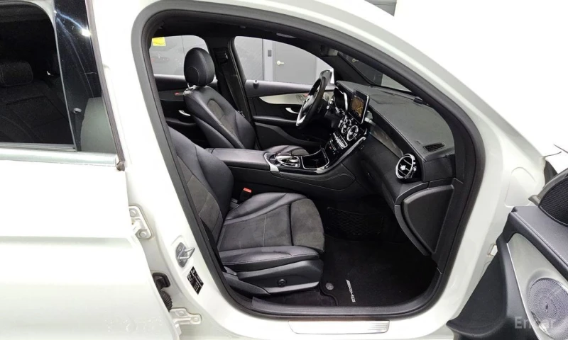Mercedes-Benz GLC 300, снимка 12 - Автомобили и джипове - 53130026