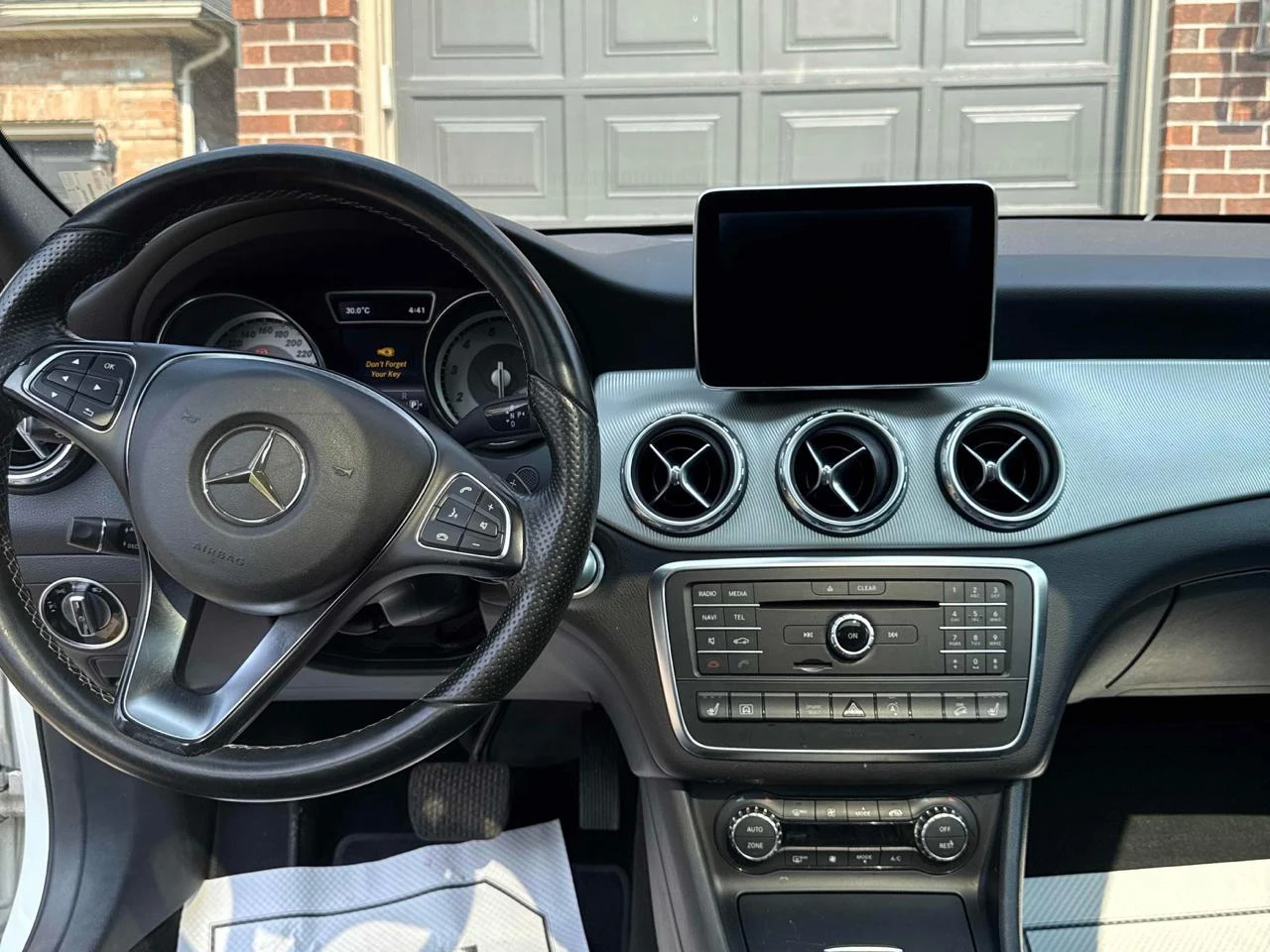 Mercedes-Benz GLA 250 AWD* Авто финансиране* Карфакс - изображение 8