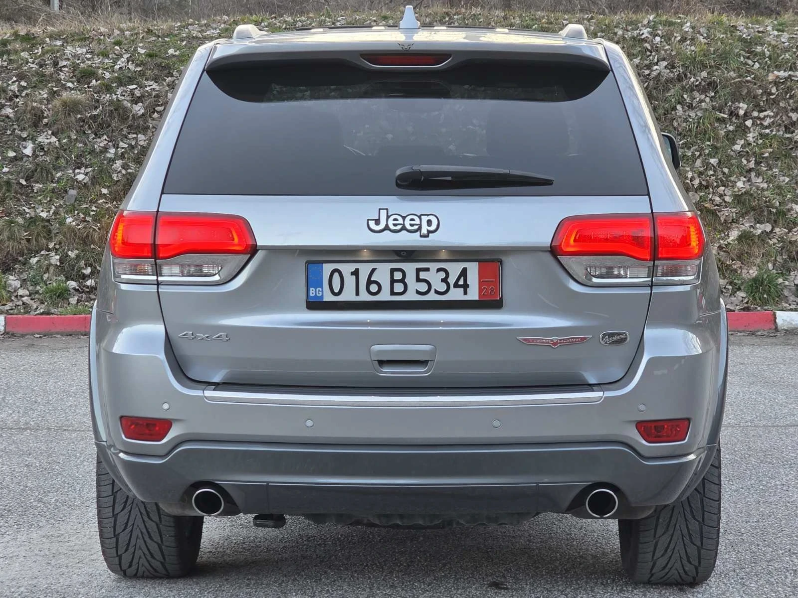 Jeep Grand cherokee  Overland топ състояние само на 195000 км. - изображение 4