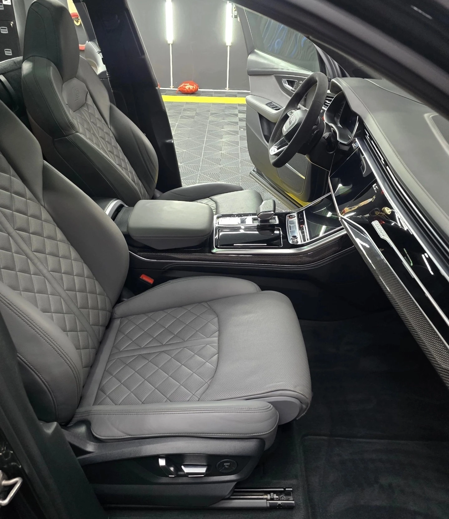 Audi SQ7 4.0 Quattro , снимка 6 - Автомобили и джипове - 53956499