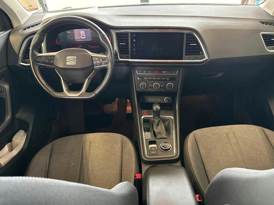 Seat Ateca 2.0 TDI 4Drive DSG Style, от официален дилър, снимка 5 - Автомобили и джипове - 55847148