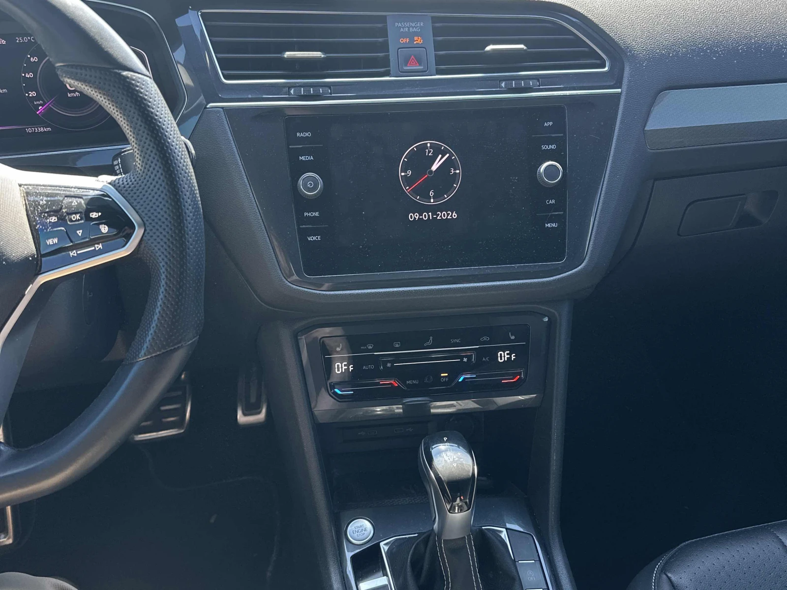 VW Tiguan Comfortline R-Line Black Edition / АВТОКРЕДИТ, снимка 9 - Автомобили и джипове - 55938128