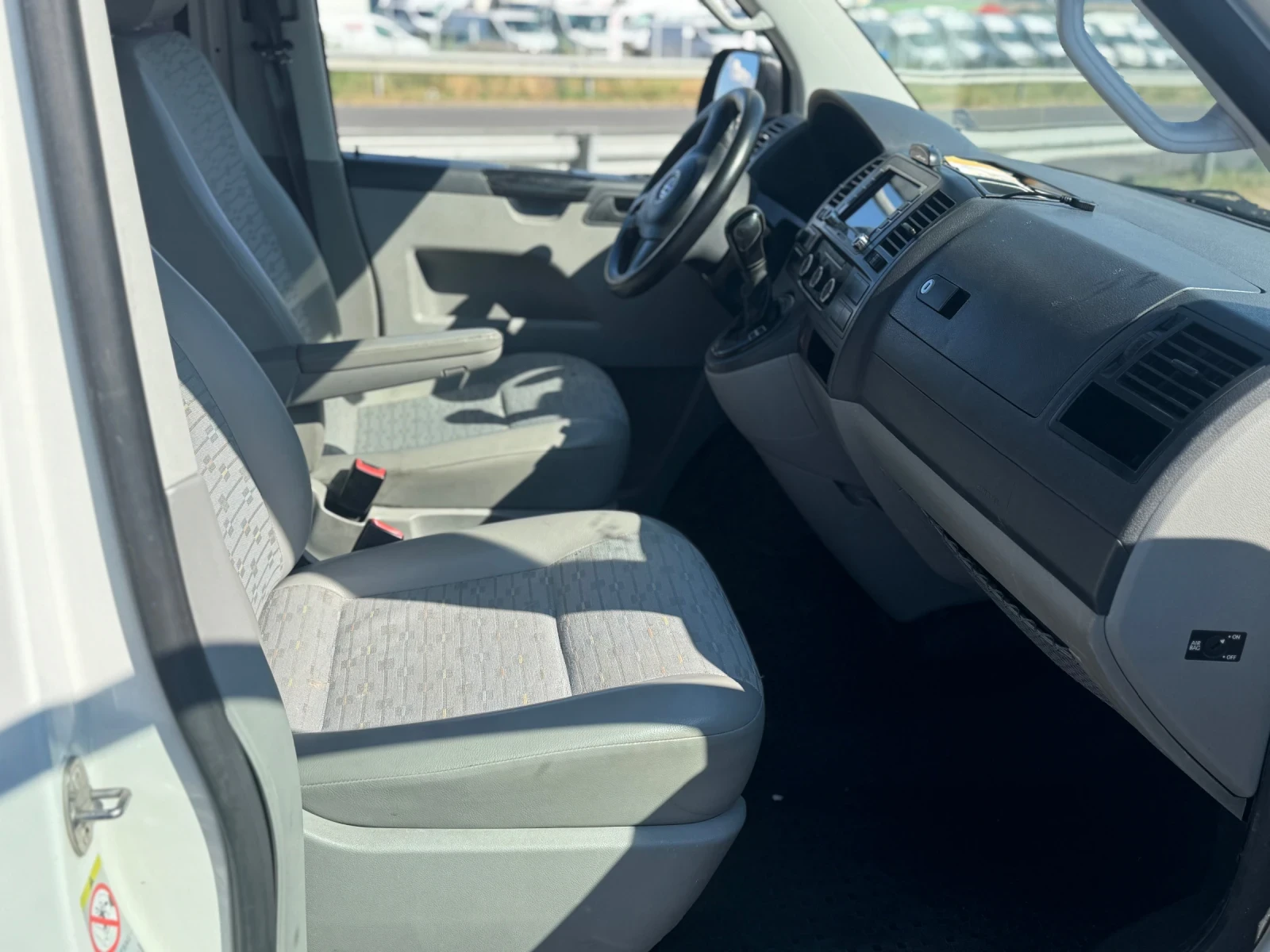 VW Transporter 2.0 TDI* Готов Лизинг!!* , снимка 5 - Бусове и автобуси - 55396828