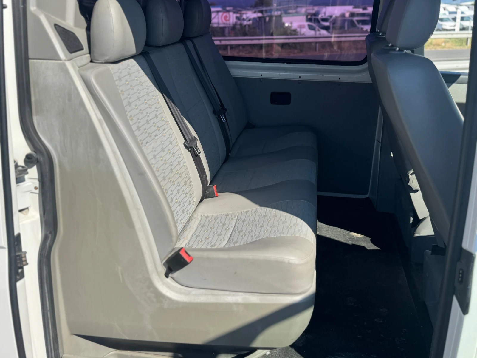 VW Transporter 2.0 TDI* Готов Лизинг!!* , снимка 4 - Бусове и автобуси - 55396828