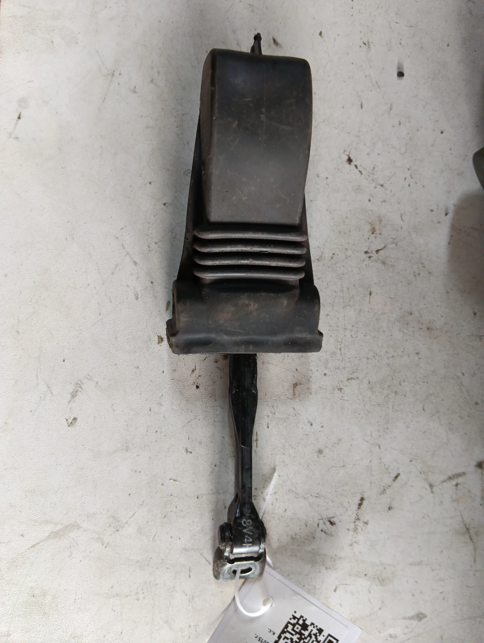 обтегач  заден 8V4839249A Audi A3
