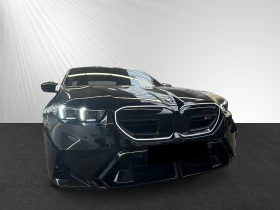 BMW M5 4.4 V8/PLUG-IN/NEW MODEL/CARBON/B&W/ICONIC GLOW/, снимка 2