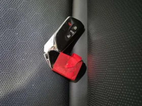 VW ID.4  PRO * АМБИЕНТ* 2 КЛЮЧА* ПАНОРАМА* ПОДГРЕВИ* CARFA - 19100 € / 37356.35 лв. - 49557528 8