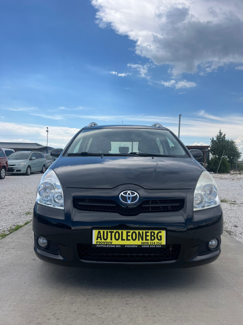 Toyota Corolla verso 2.2 D4D, снимка 2 - Автомобили и джипове - 46114824