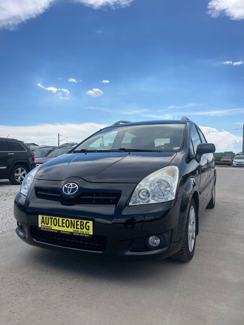 Toyota Corolla verso 2.2 D4D, снимка 3 - Автомобили и джипове - 46114824