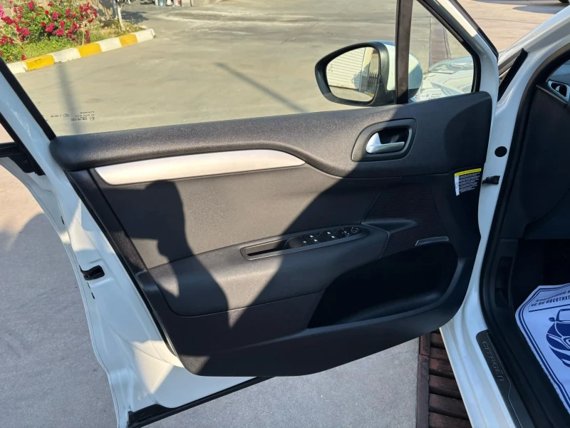 Citroen C4 1.2 131к.с Business Keyless, снимка 11 - Автомобили и джипове - 51355700