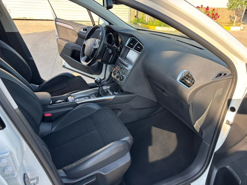 Citroen C4 1.2 131к.с Business Keyless, снимка 8 - Автомобили и джипове - 51355700