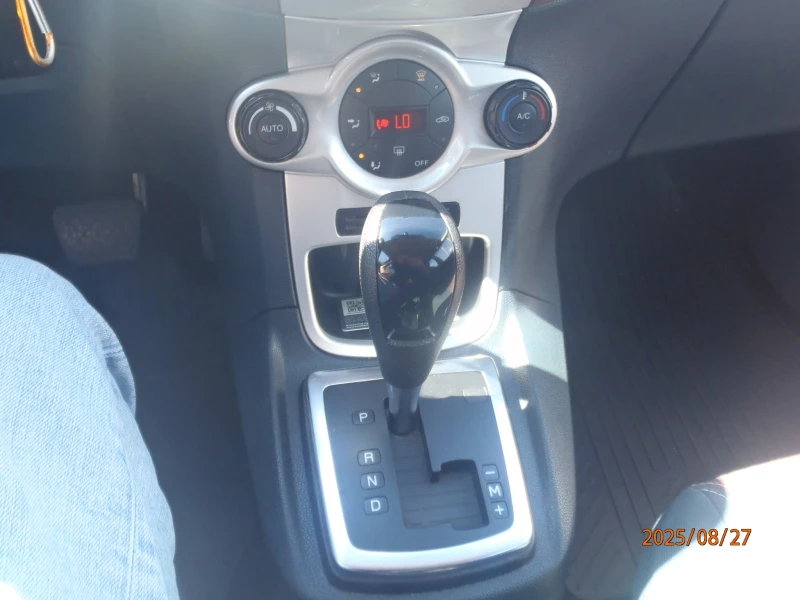 Ford Fiesta, снимка 8 - Автомобили и джипове - 51513315