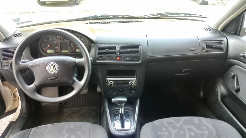 VW Golf IV 1.9 TDI AUTO, снимка 4 - Автомобили и джипове - 53261233