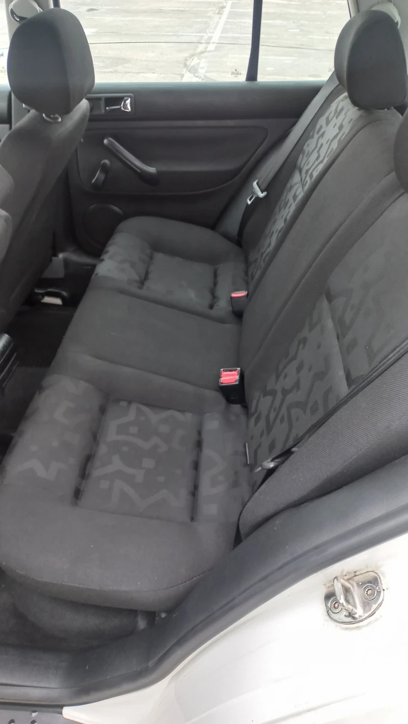 VW Golf 1.9 90 кс. АВТОМАТ, снимка 10 - Автомобили и джипове - 53261233