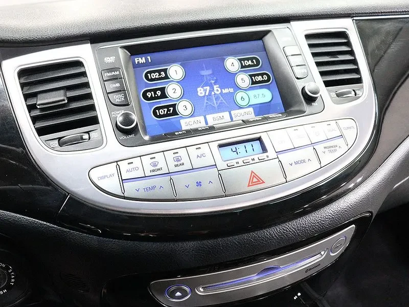 Hyundai Genesis 3.3, снимка 11 - Автомобили и джипове - 54615946