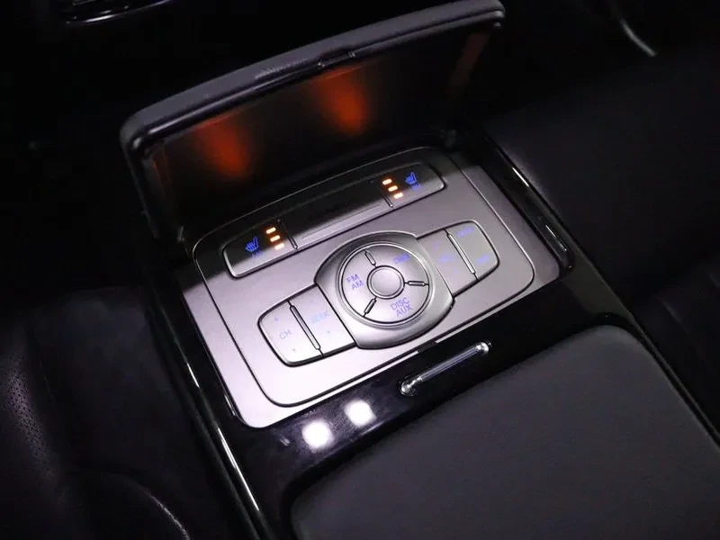 Hyundai Genesis 3.3, снимка 15 - Автомобили и джипове - 54615946