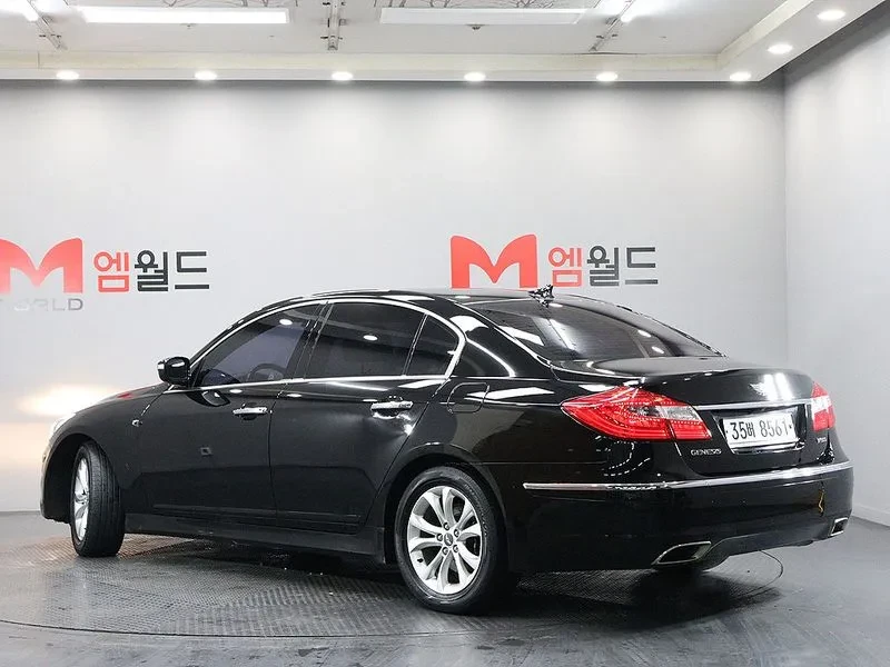 Hyundai Genesis 3.3, снимка 4 - Автомобили и джипове - 54615946