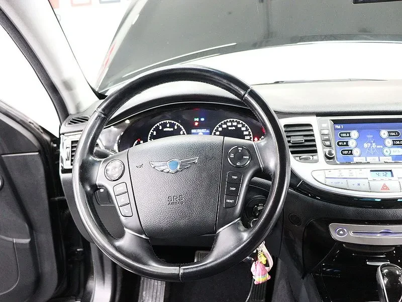 Hyundai Genesis 3.3, снимка 9 - Автомобили и джипове - 54615946