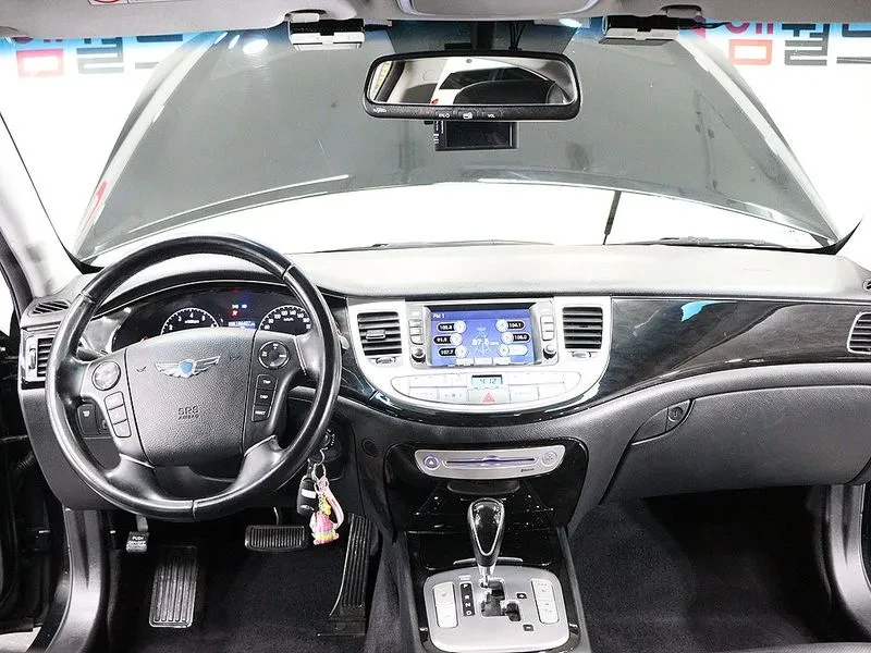 Hyundai Genesis 3.3, снимка 5 - Автомобили и джипове - 54615946