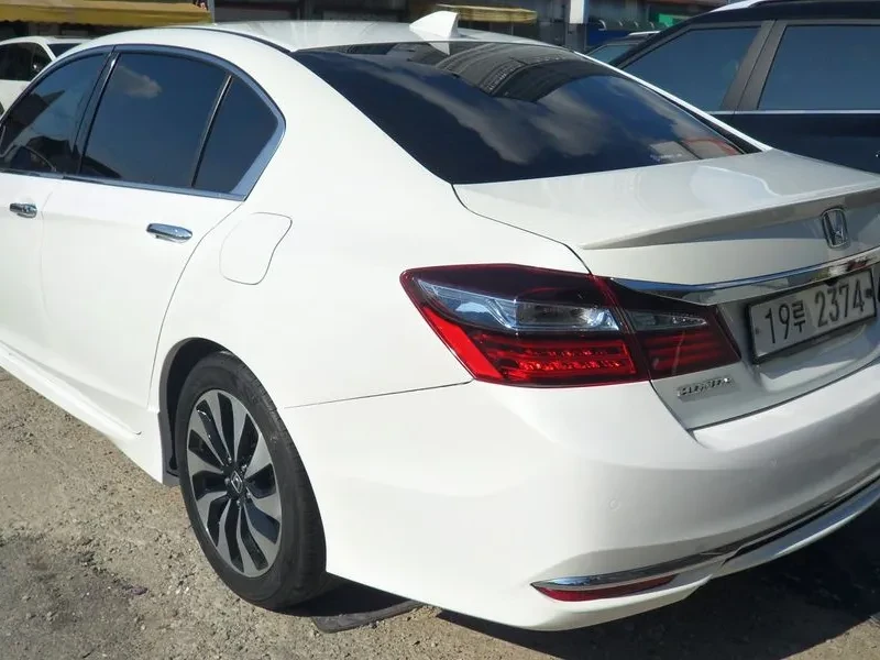 Honda Accord 2.0 Hybrid 9Th Generation, снимка 12 - Автомобили и джипове - 56021289