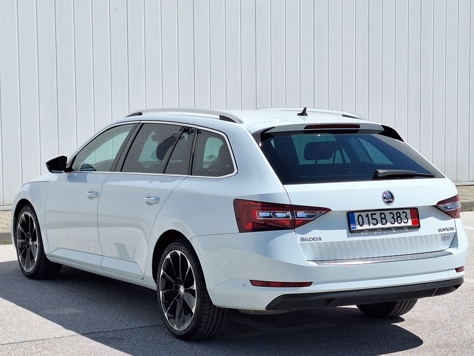 Skoda Superb 2.0 TDI * 190к.с.4х4 ПЪЛНА СЕРВИЗНА ИСТОРИЯ  - изображение 6