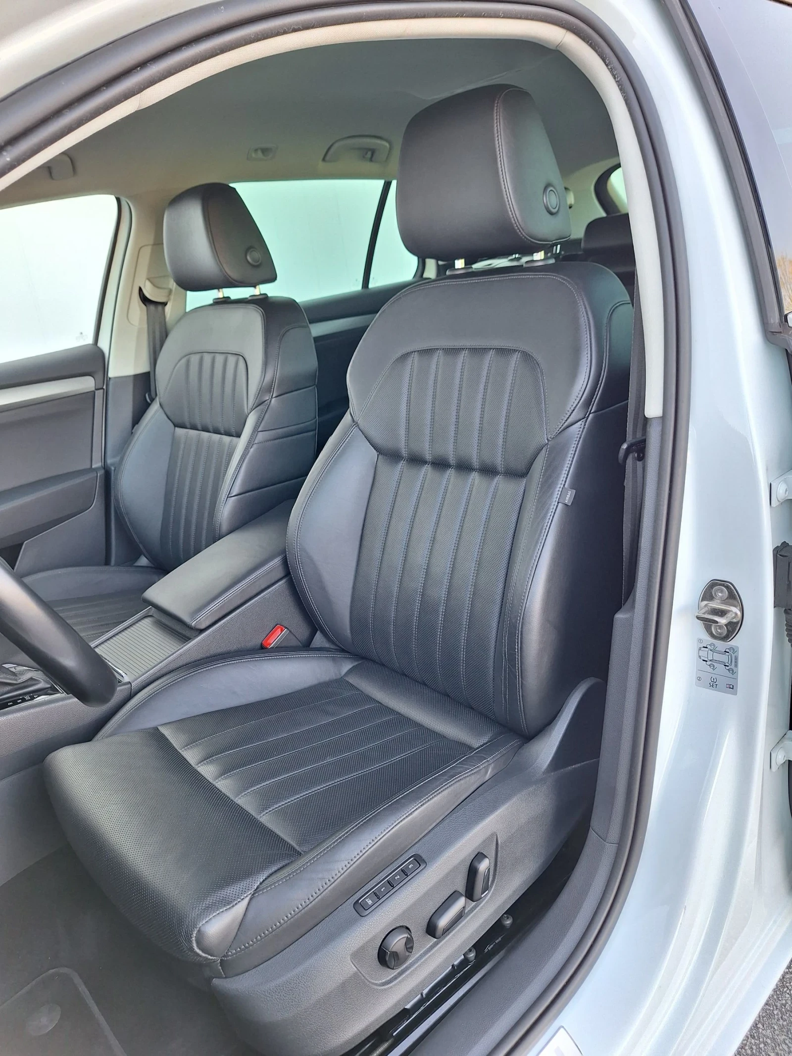 Skoda Superb 2.0 TDI * 190к.с.4х4 ПЪЛНА СЕРВИЗНА ИСТОРИЯ  - изображение 10