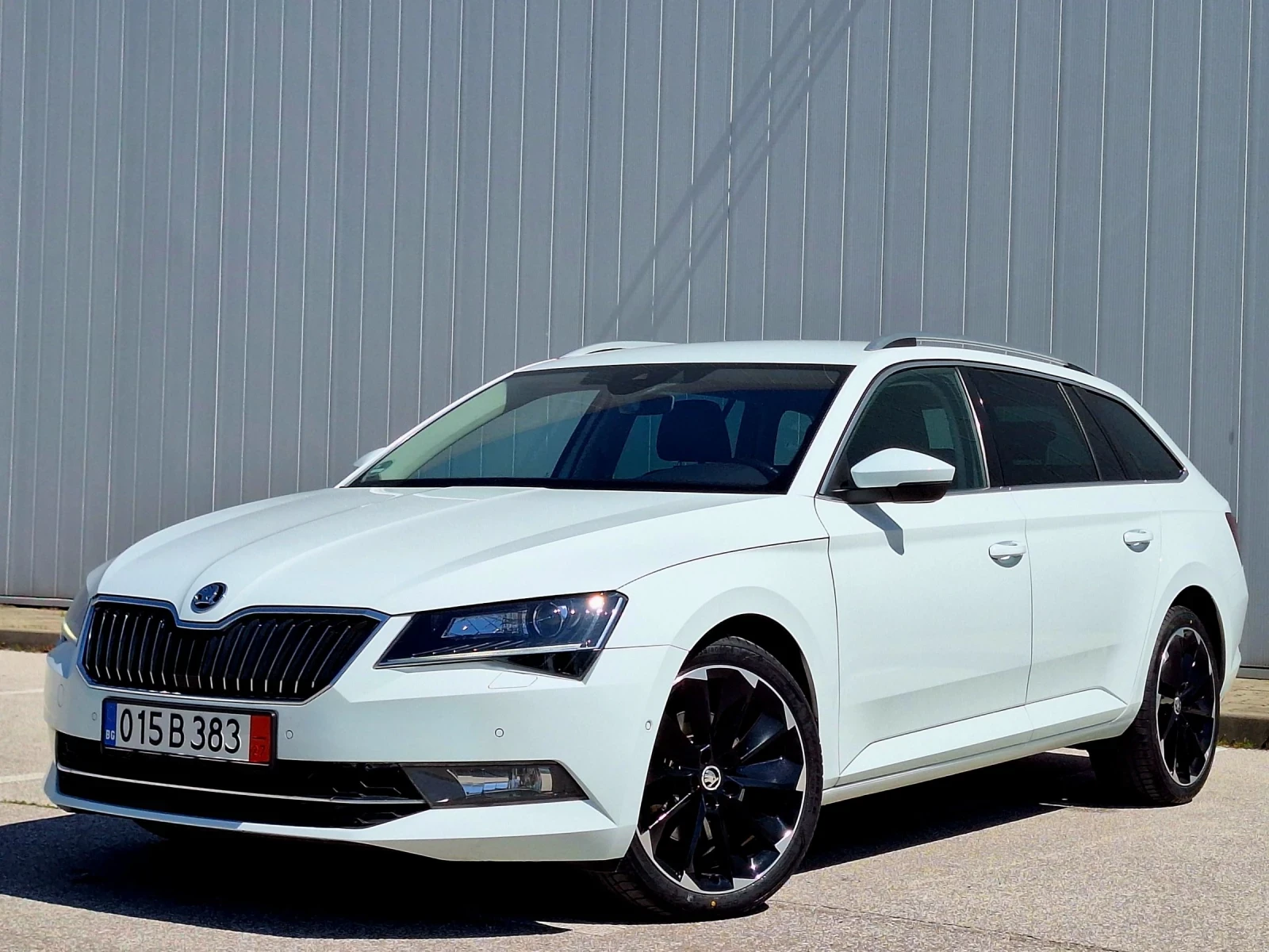 Skoda Superb 2.0 TDI * 190к.с.4х4 ПЪЛНА СЕРВИЗНА ИСТОРИЯ  - изображение 3
