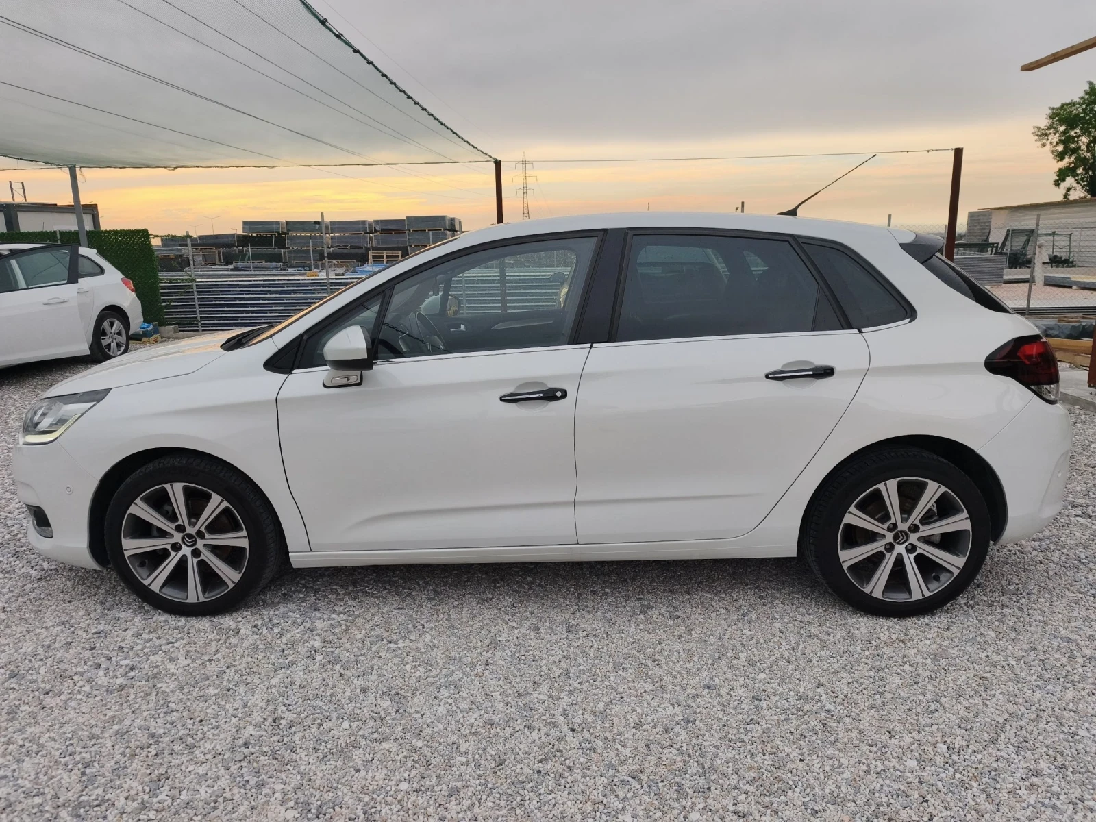 Citroen C4 1.2 131к.с Business Keyless, снимка 5 - Автомобили и джипове - 55034065