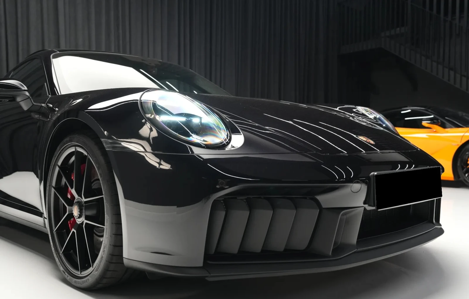 Porsche 911 Carrera 4 GTS 3.6 T-Hybrid - изображение 4