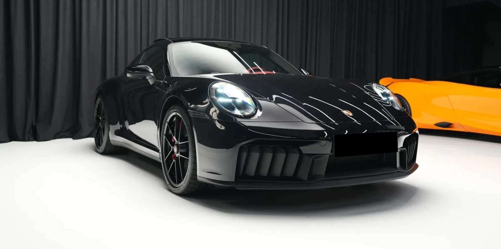 Porsche 911 Carrera 4 GTS 3.6 T-Hybrid - изображение 3