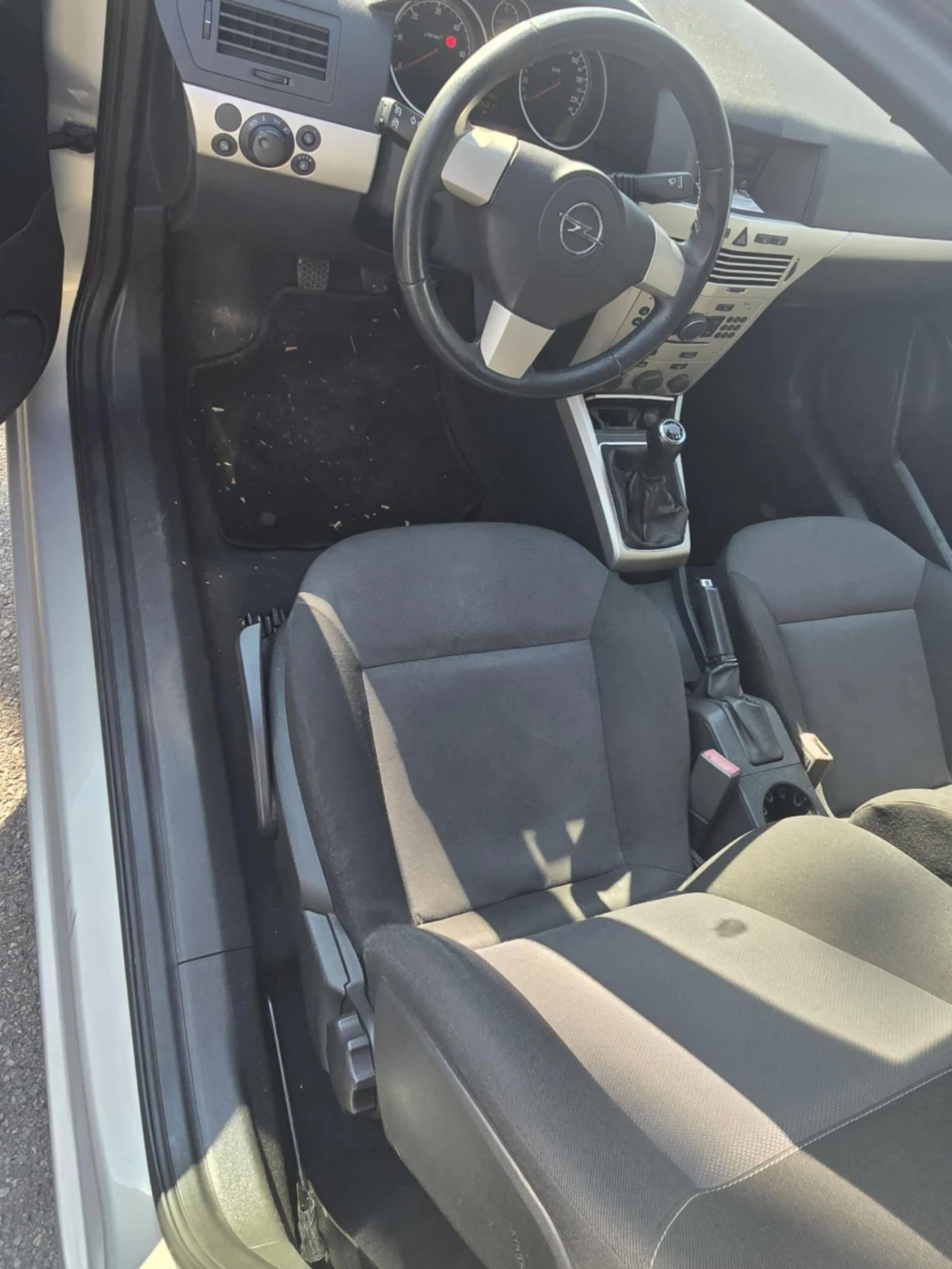 Opel Astra GTC 1.7CDTI - изображение 6