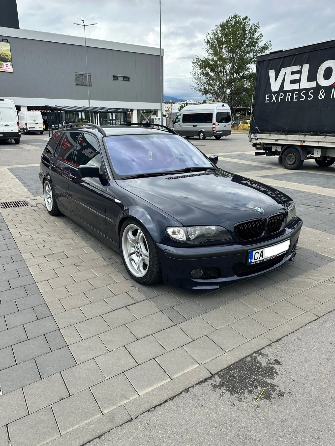 BMW 320 Automatic - изображение 2