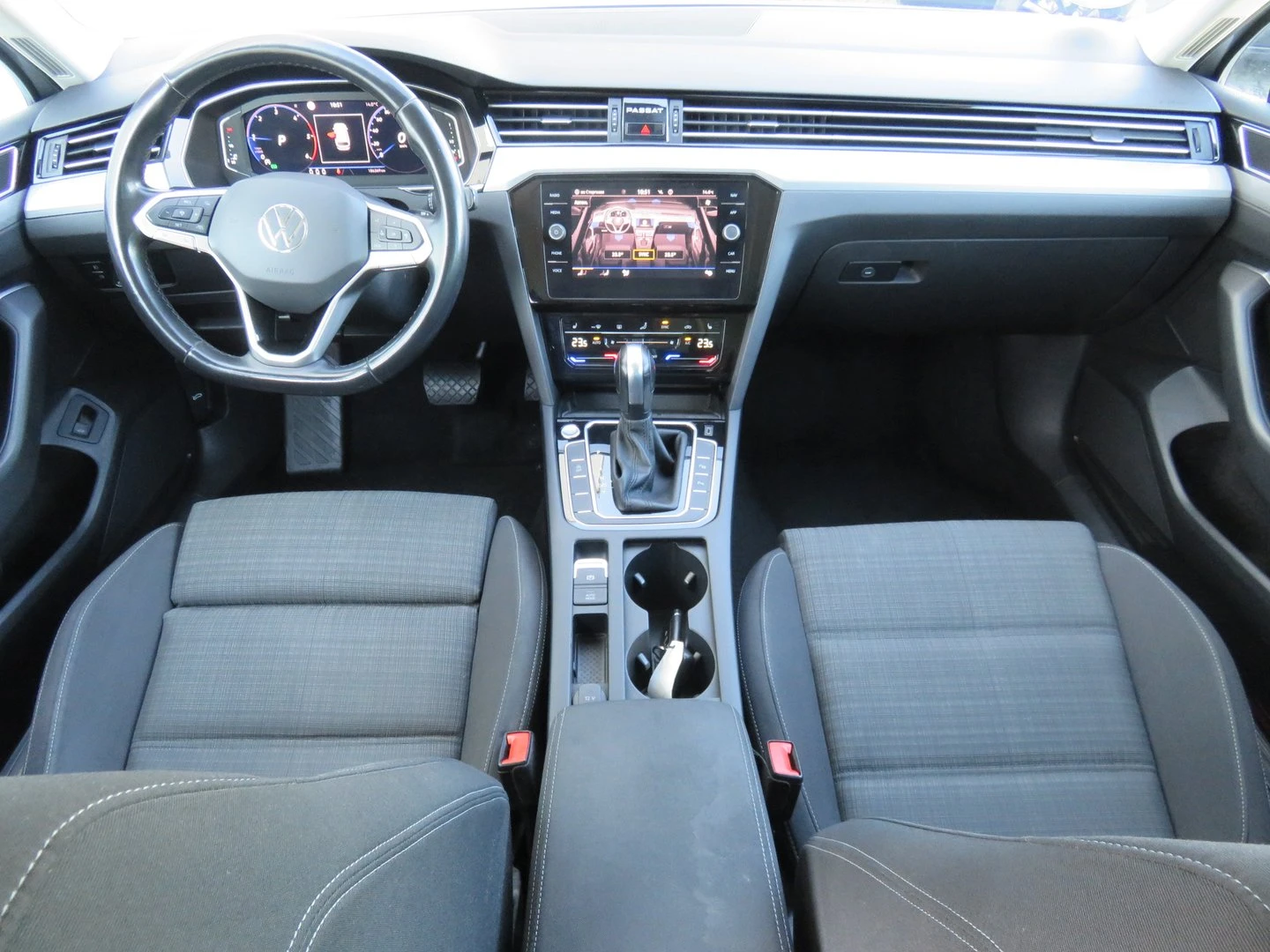 VW Passat Business 2.0 TDI SCR DSG - изображение 5