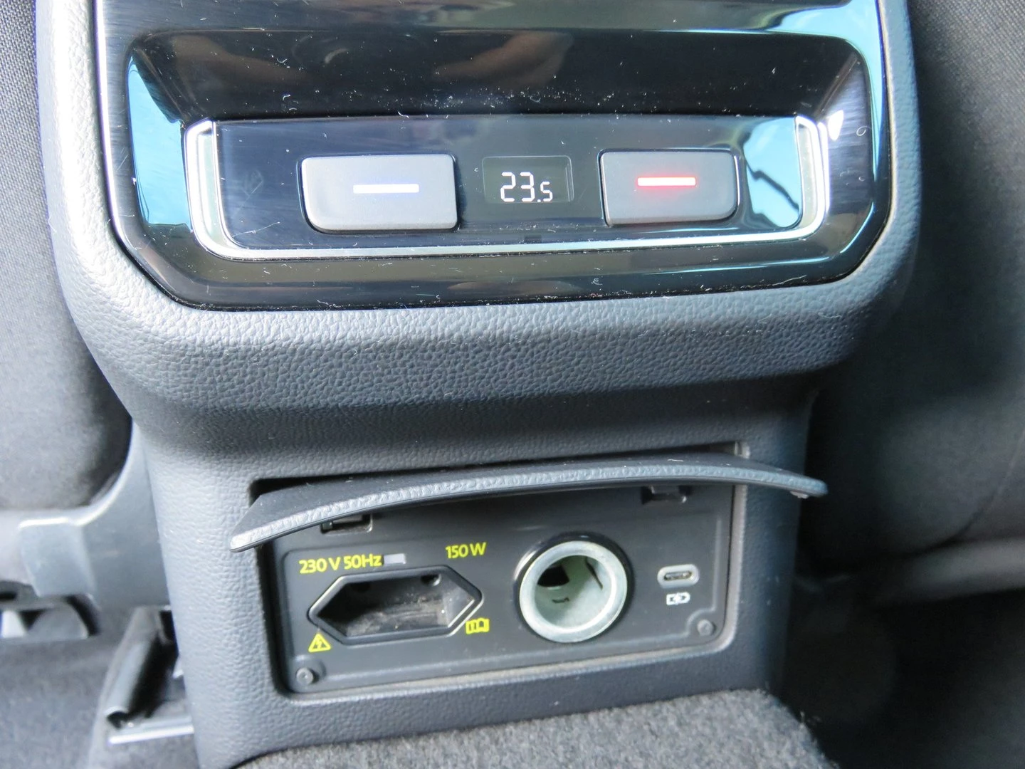 VW Passat Business 2.0 TDI SCR DSG | Mobile.bg   17