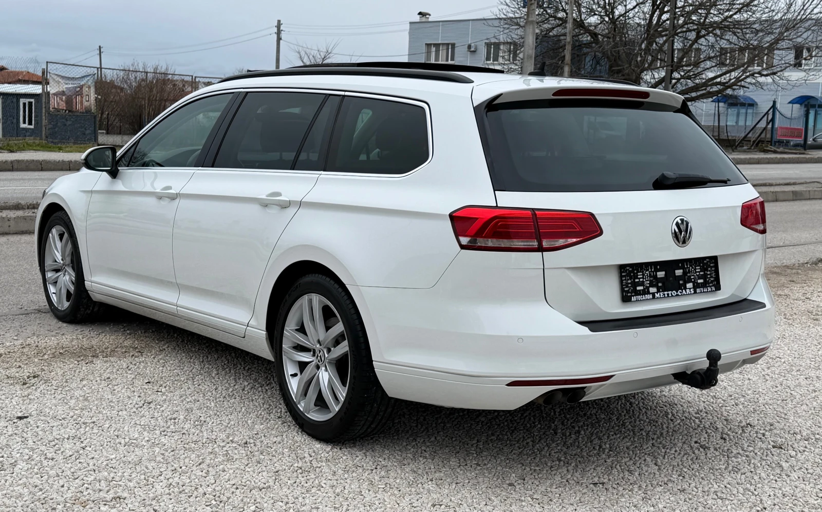 VW Passat 2.0TDI* Distronik* Highline* MASSAGE* PANO* 4xПодг, снимка 2 - Автомобили и джипове - 53966955