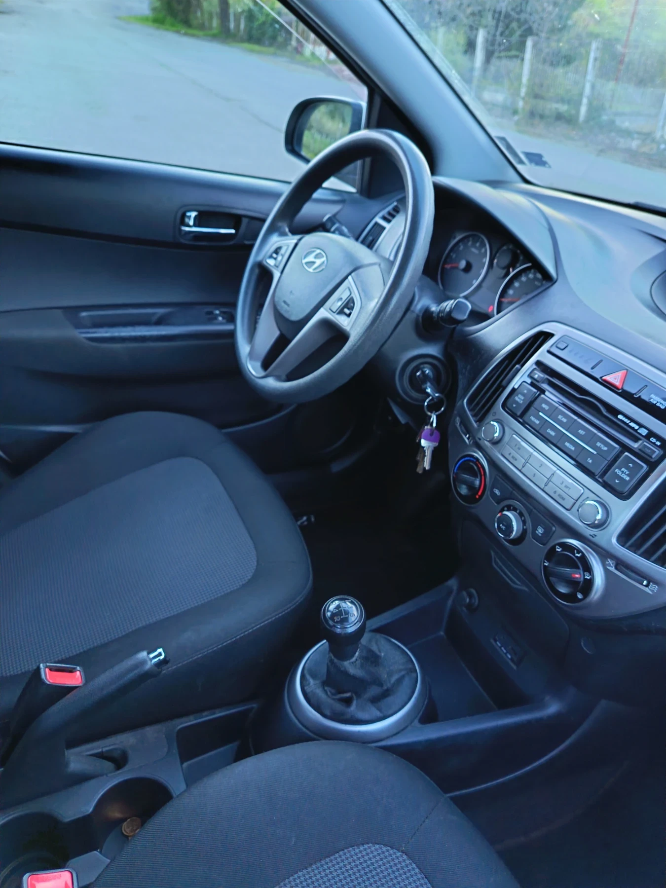 Hyundai I20, снимка 12 - Автомобили и джипове - 54305918