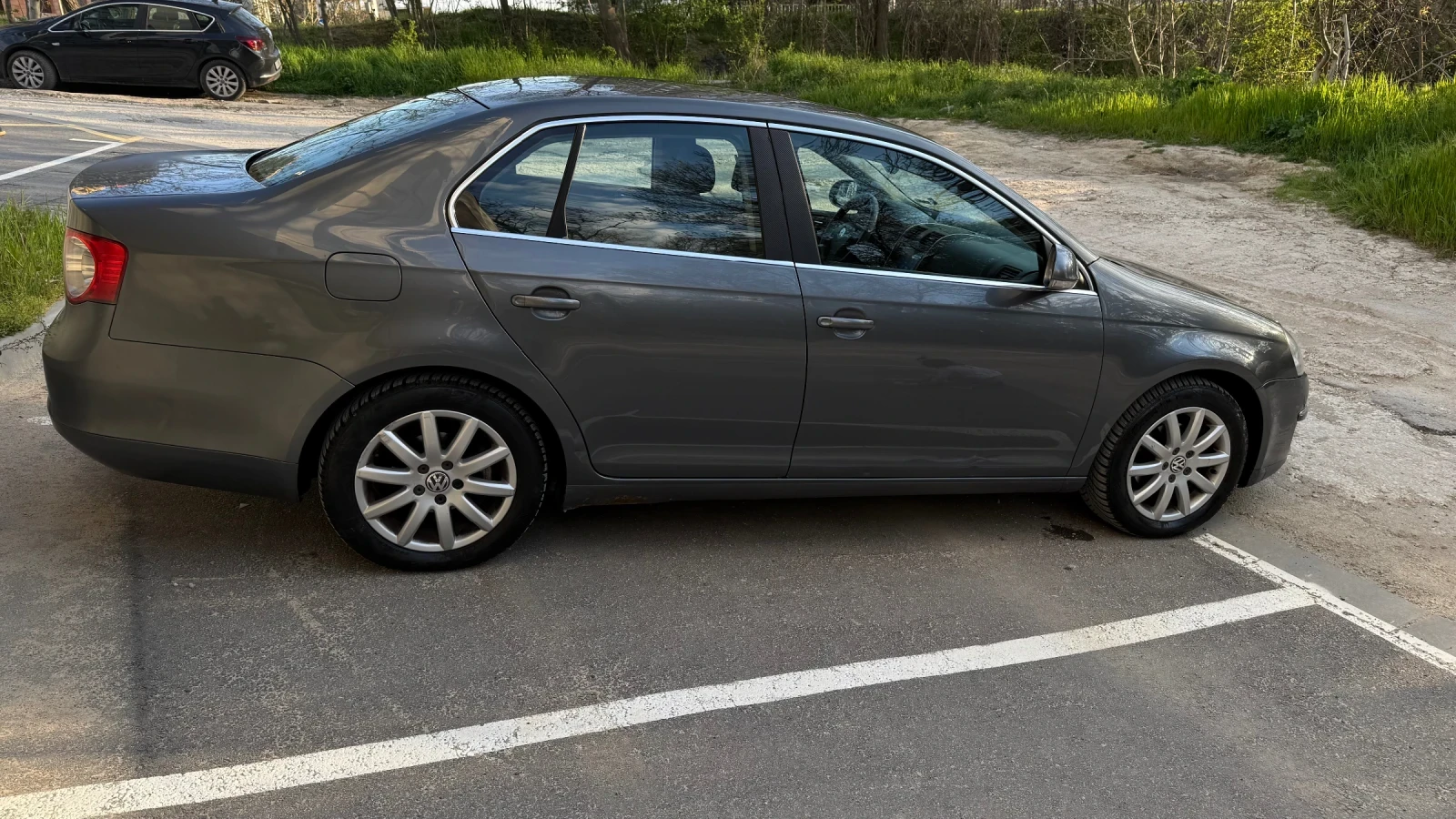 VW Jetta 1.9 TDI, снимка 13 - Автомобили и джипове - 54307068