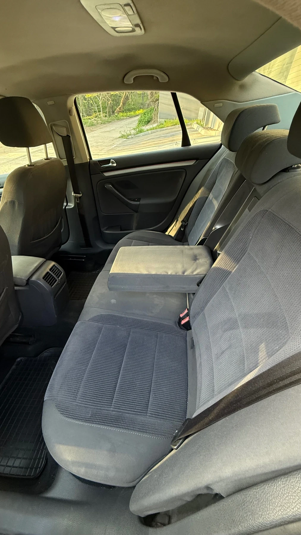 VW Jetta 1.9 TDI, снимка 9 - Автомобили и джипове - 54307068