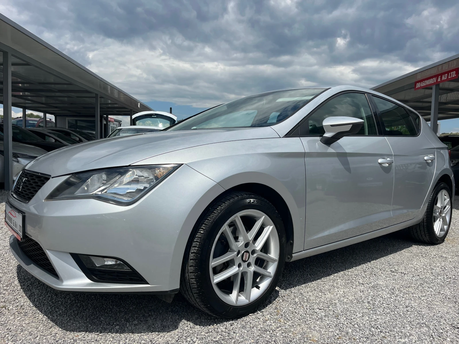 Seat Leon 1.6TDI Style, снимка 3 - Автомобили и джипове - 54959408