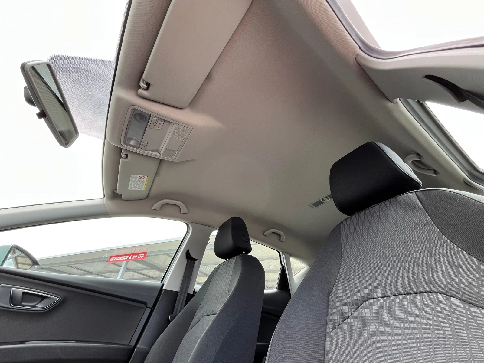 Seat Leon 1.6TDI Style, снимка 13 - Автомобили и джипове - 54959408