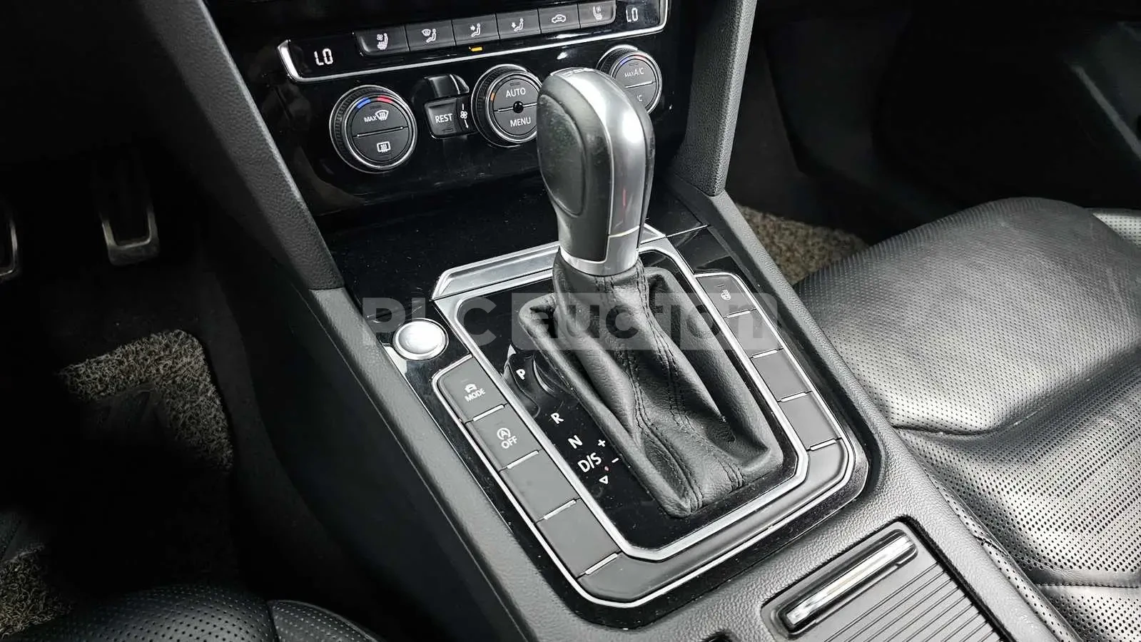 VW Arteon 2.0TDI PRESTIGE HEAD UP/PANORAMA/360CAM, снимка 8 - Автомобили и джипове - 55222599