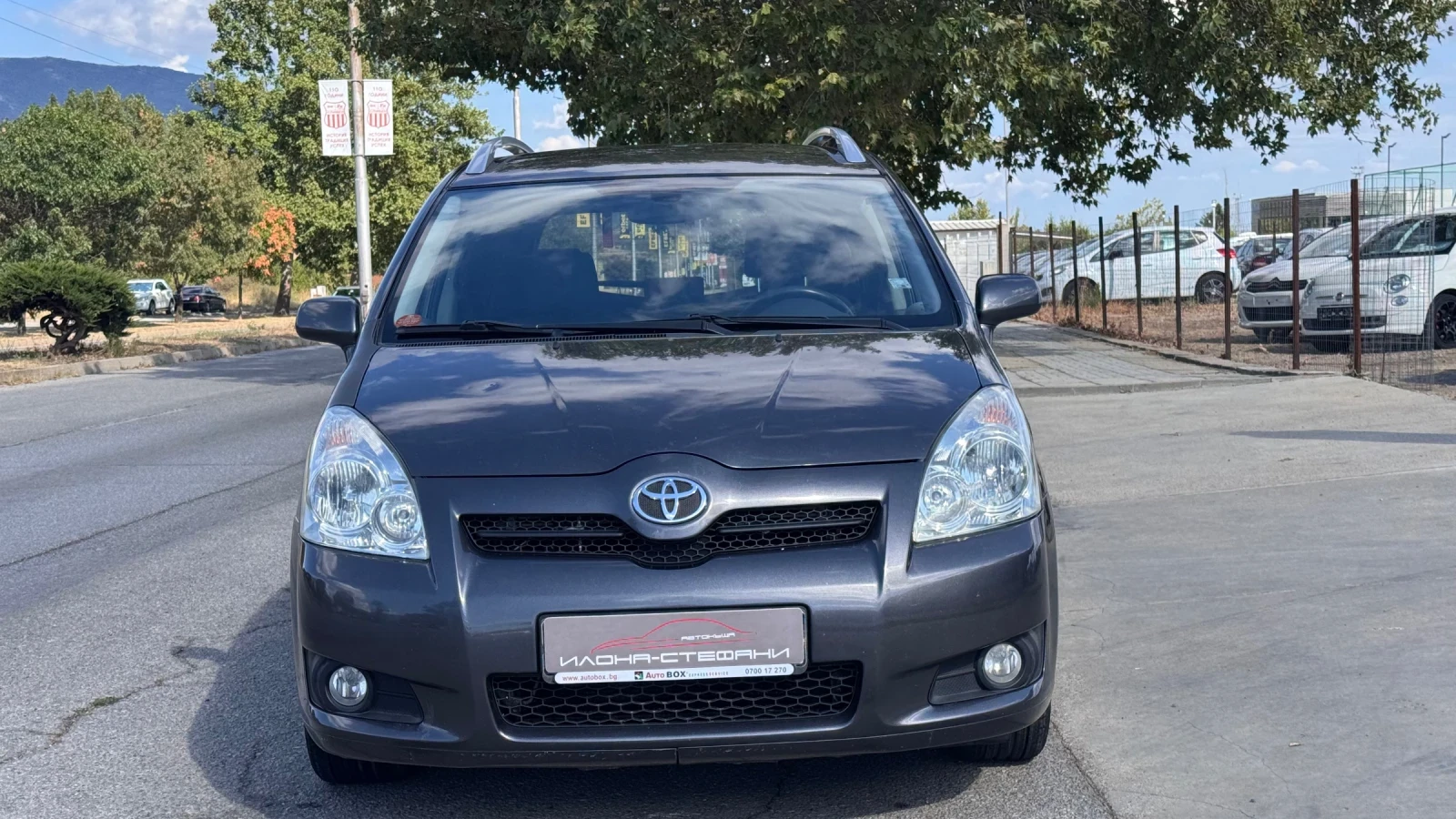 Toyota Corolla verso 2.2D-4D 1СОБСТВЕНИК* 7местен* , снимка 8 - Автомобили и джипове - 55952421