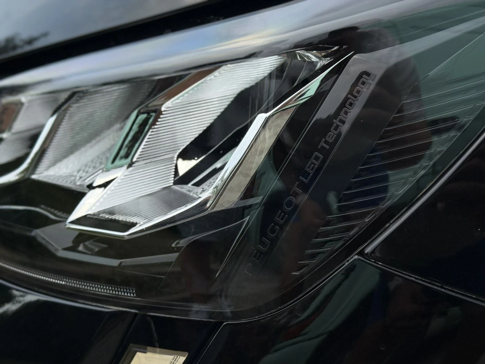 Peugeot 208 1.5 bluehdi 102k.c , снимка 13 - Автомобили и джипове - 56055027