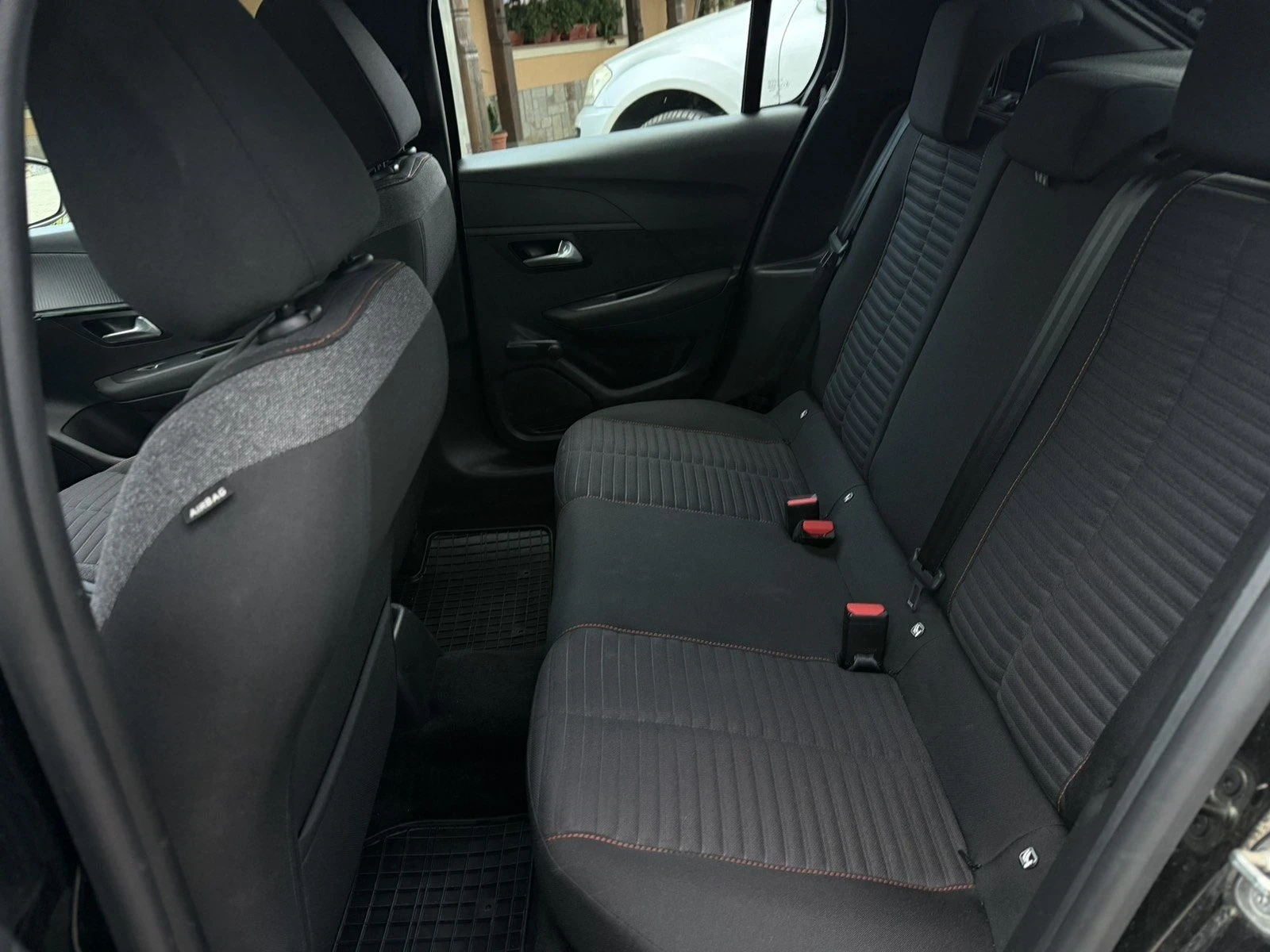 Peugeot 208 1.5 bluehdi 102k.c , снимка 11 - Автомобили и джипове - 56055027