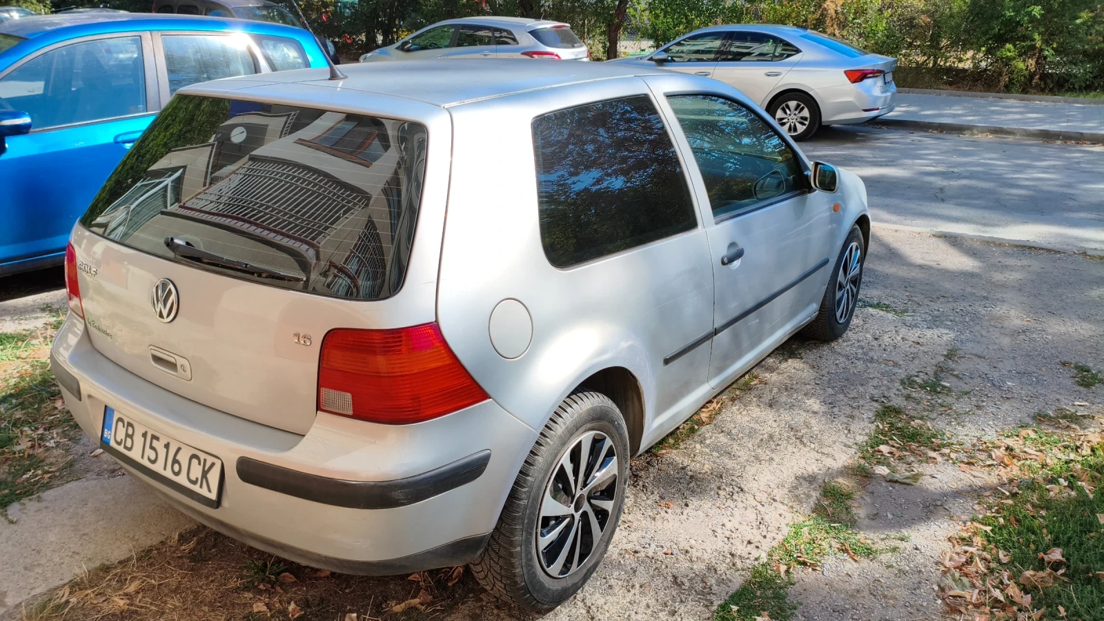 VW Golf 1.6, снимка 5 - Автомобили и джипове - 56118400