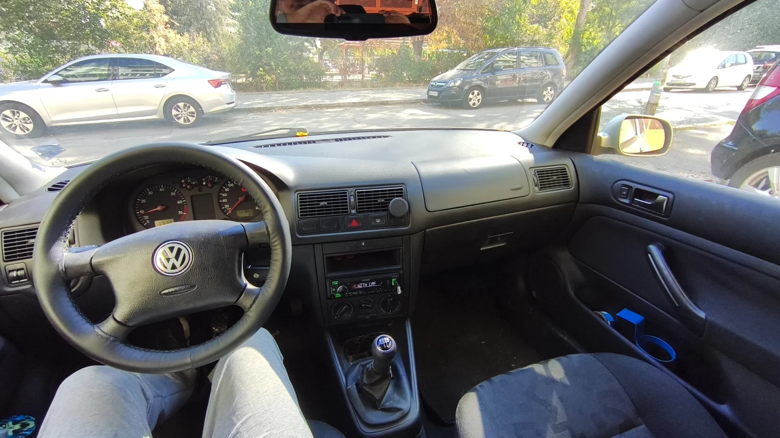VW Golf 1.6, снимка 7 - Автомобили и джипове - 56118400