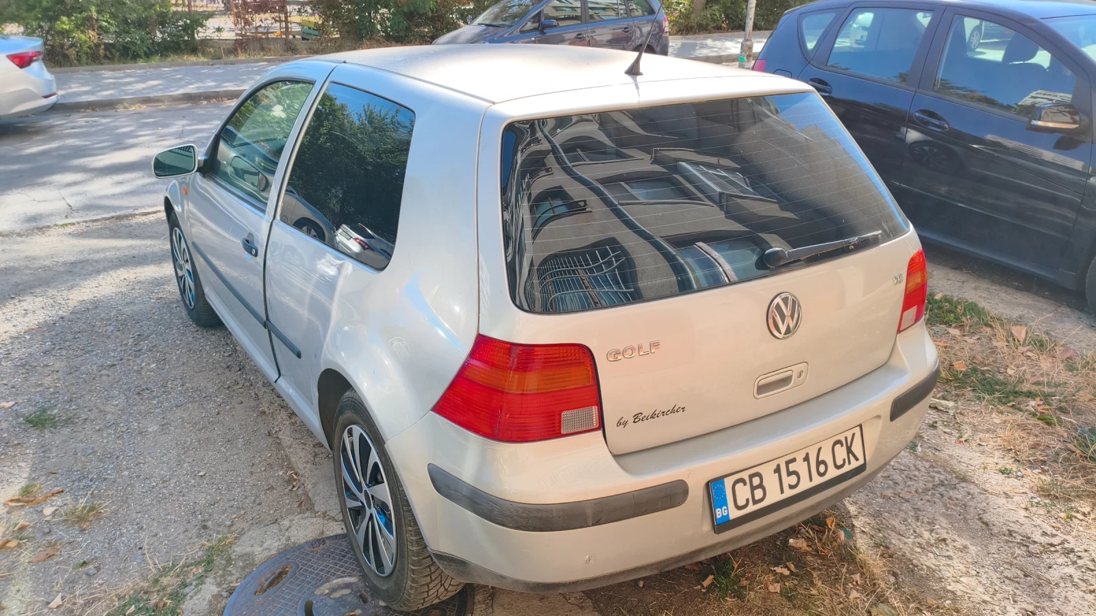VW Golf 1.6, снимка 4 - Автомобили и джипове - 56118400