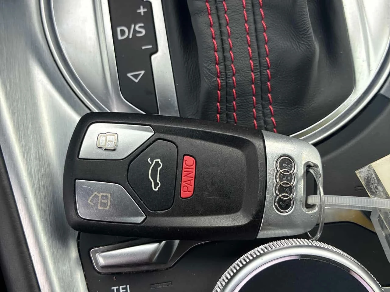 Audi Tt 45 TFSI quattro  CARFAX, снимка 17 - Автомобили и джипове - 56256332