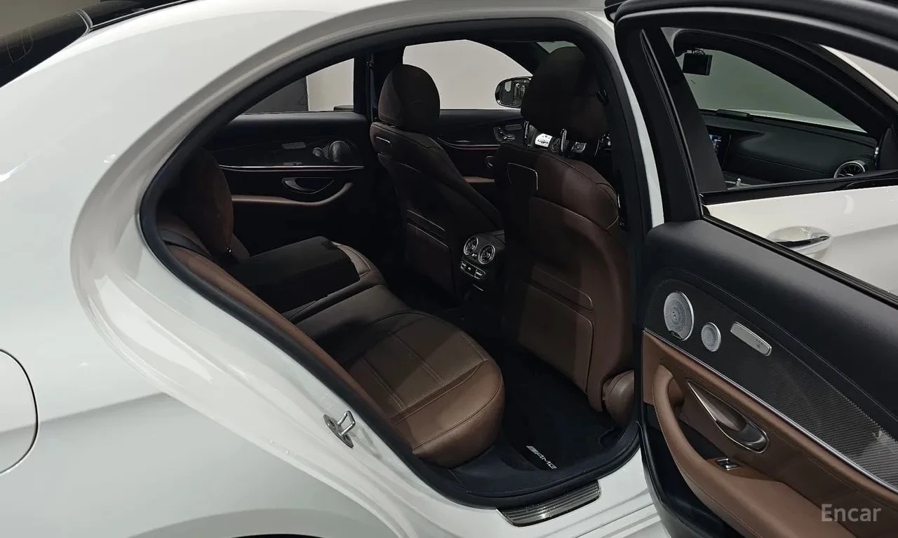 Mercedes-Benz E 53 AMG * E53 4MATIC+ * , снимка 12 - Автомобили и джипове - 56628185